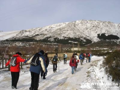 Valdemanco _ Buitrago del Lozoya --gente senderista; clubs de montaña madrid